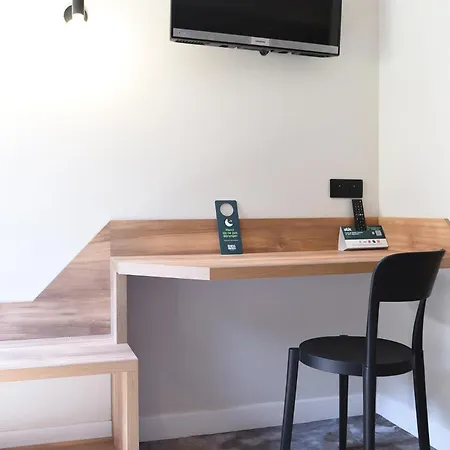 Hotel Restaurant Le Relays Du Chasteau - Logis Brousse-le-Chateau