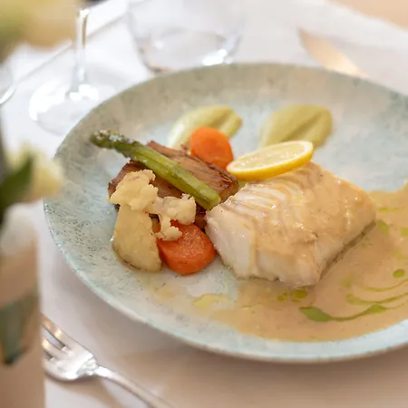 Restaurant Le Relays Du Chasteau - Logis 3* Brousse-le-Chateau