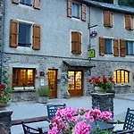 Restaurant Le Relays Du Chasteau - Logis 3* Brousse-le-Chateau