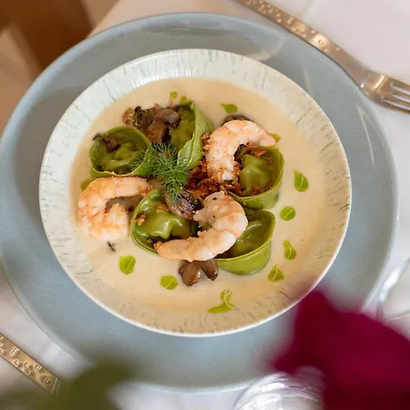 Restaurant Le Relays Du Chasteau - Logis 3* Brousse-le-Chateau