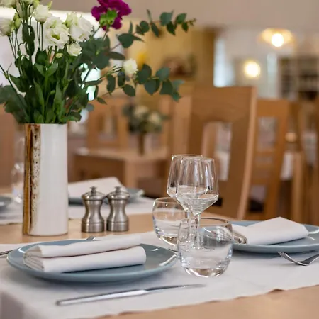 Restaurant Le Relays Du Chasteau - Logis Brousse-le-Chateau