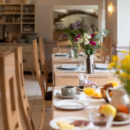 Restaurant Le Relays Du Chasteau - Logis 2* Brousse-le-Chateau