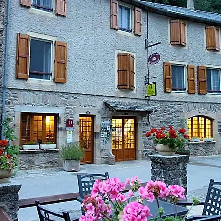 Le Relays Du Chasteau Hotel 3*