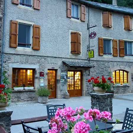 Restaurant Le Relays Du Chasteau - Logis 2* Brousse-le-Chateau