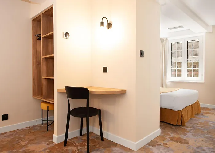 Szálloda Restaurant Le Relays Du Chasteau - Logis 3*