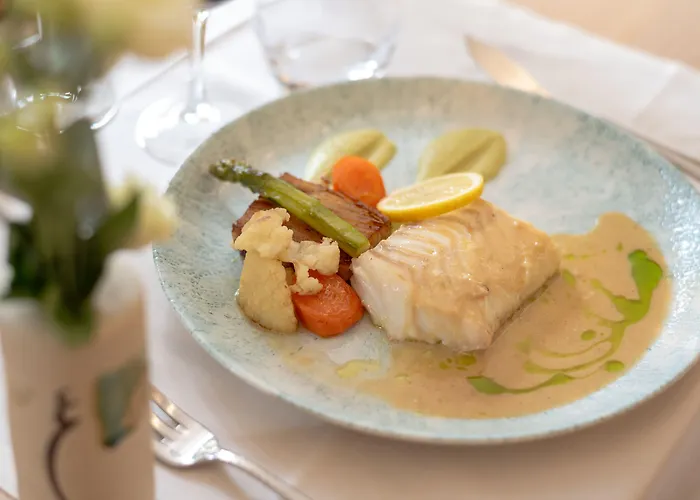 Restaurant Le Relays Du Chasteau - Logis 3* Brousse-le-Château